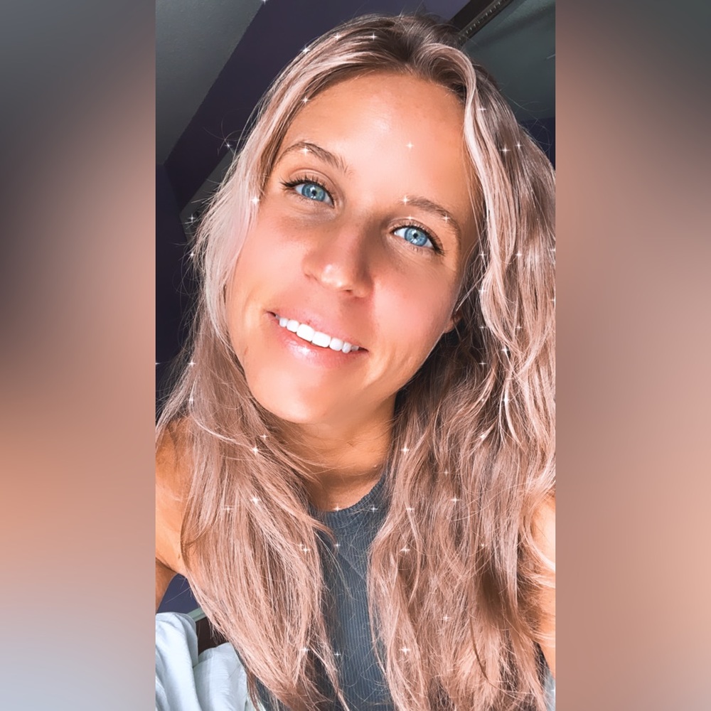 Meet your Posher, Kelli